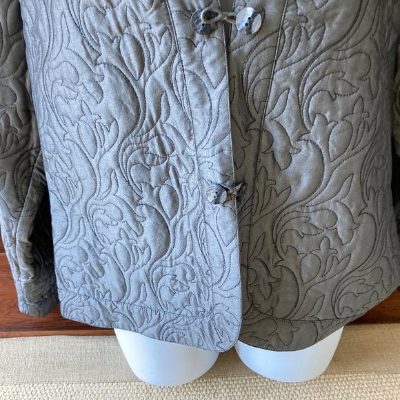 J Jill Gray Collarless Quilted Jacket 100% Silk Large - Picture 3 of 7